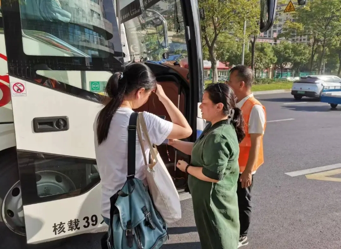 九江CQ9电子_官网:中秋假期 站点巴士服务不打烊